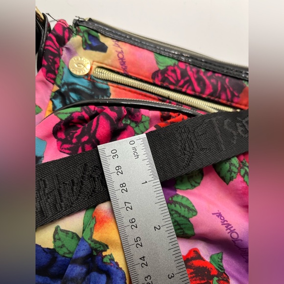 Betsy Johnson Rose print vibrant cross body, perfect condition - Picture 11 of 15